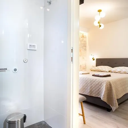 Apartman And Luan *