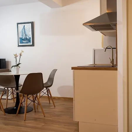 Apartman And Luan *